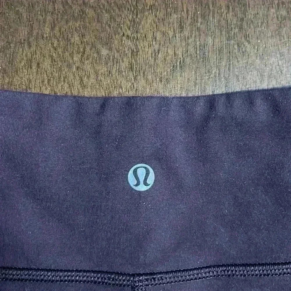 LULULEMON ATHLETICA Wunder Under Crop in Black Cherry - Picture 4 of 6